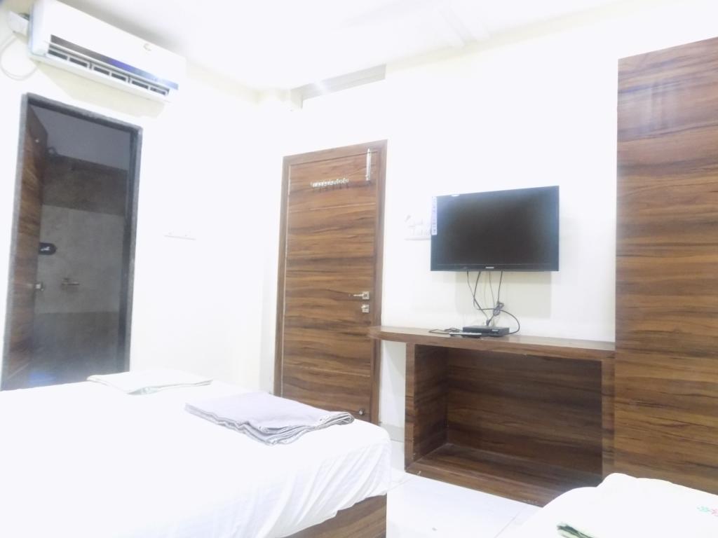 Hotel Tathastu Ujjain Exterior photo