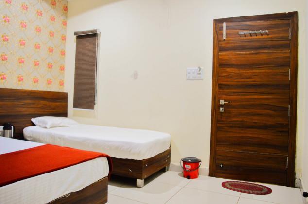 Hotel Tathastu Ujjain Exterior photo
